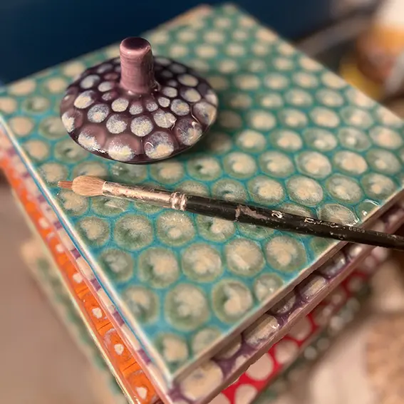 Atelier de creation céramique, poterie salernes