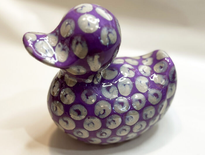 Canard en Céramique Violet – Image 4