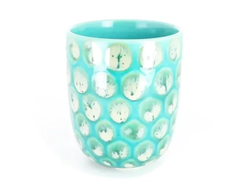 Tasse sans anse turquoise signée Véro Vagh à Salernes