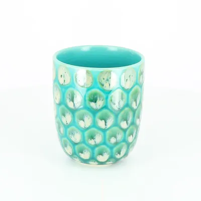 Mug sans anse tourquoise décor "écailles" fait main à Slaernes