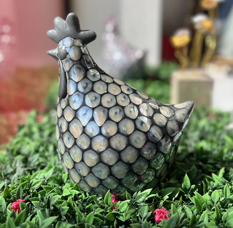 Poule en céramique fait main décor écailles VERO VAGH Salernes